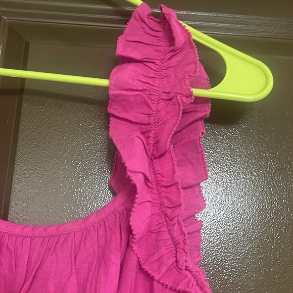 Super cute magenta tank top - Picture 3 of 5